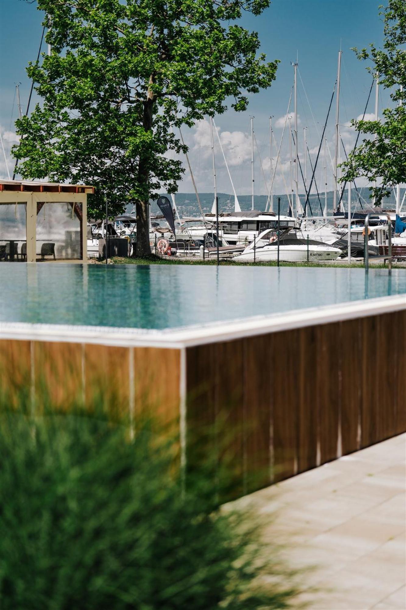 Butique Apartman Grand Balatonlelle Luaran gambar